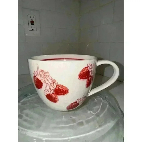 Starbucks 2007 strawberry design mug - Picture 1 of 10